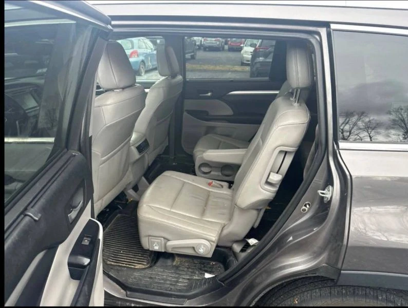 2018 Toyota Highlander - Image 9 of 10