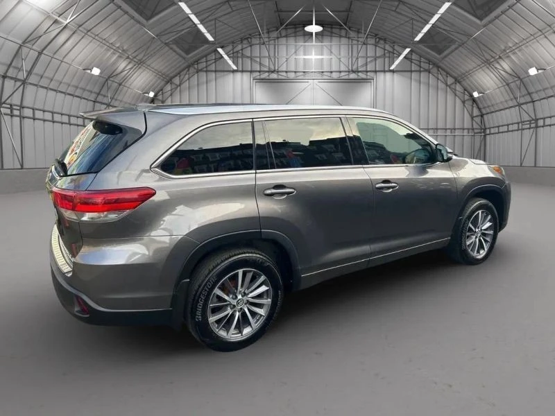 2018 Toyota Highlander - Image 7 of 12