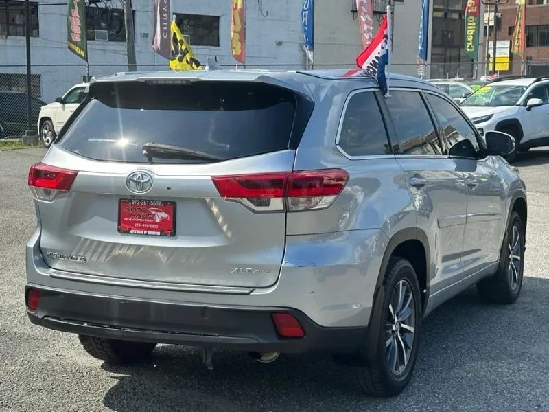 2018 Toyota Highlander - Image 4 of 12