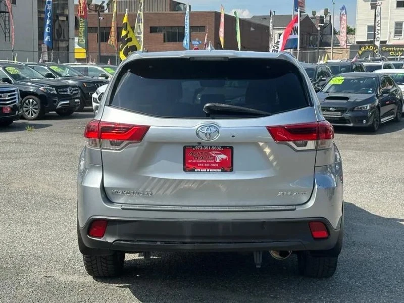 2018 Toyota Highlander - Image 5 of 12
