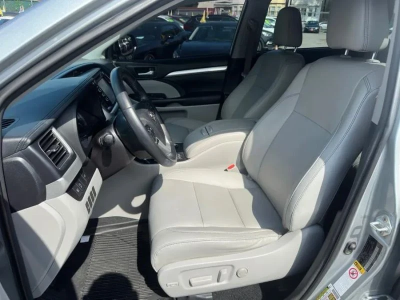2018 Toyota Highlander - Image 10 of 12