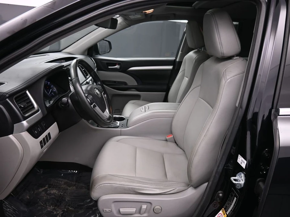 2018 Toyota Highlander - Image 19 of 21