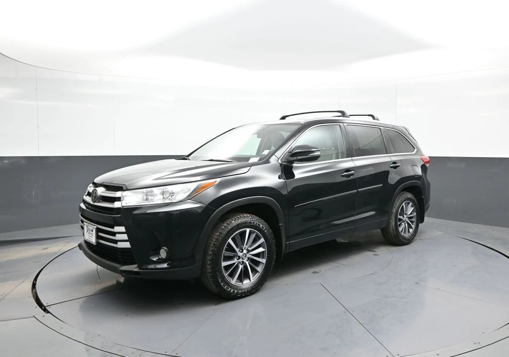 2018 Toyota Highlander - Image 10 of 21