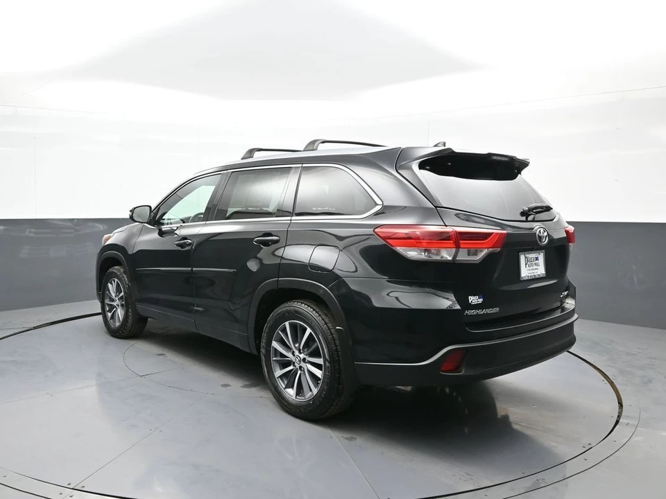 2018 Toyota Highlander - Image 8 of 21