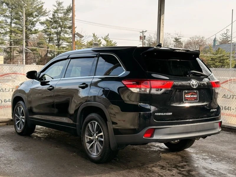 2018 Toyota Highlander - Image 11 of 12