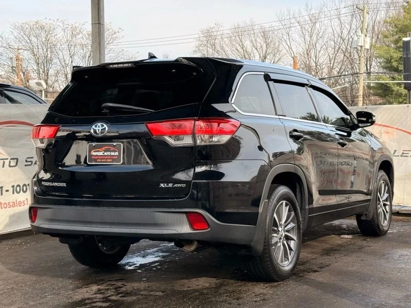 2018 Toyota Highlander - Image 9 of 12