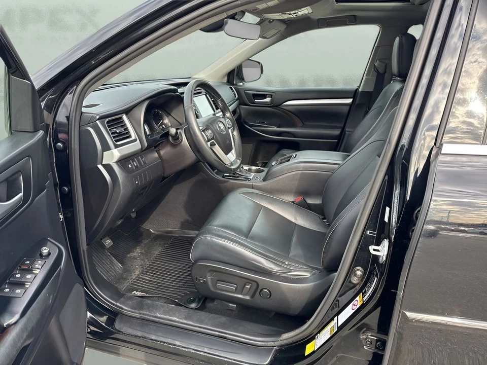2018 Toyota Highlander - Image 9 of 12