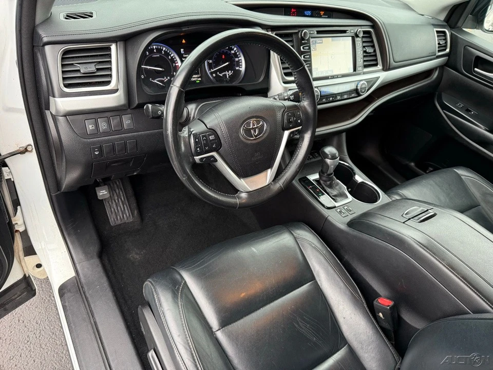 2018 Toyota Highlander - Image 11 of 12
