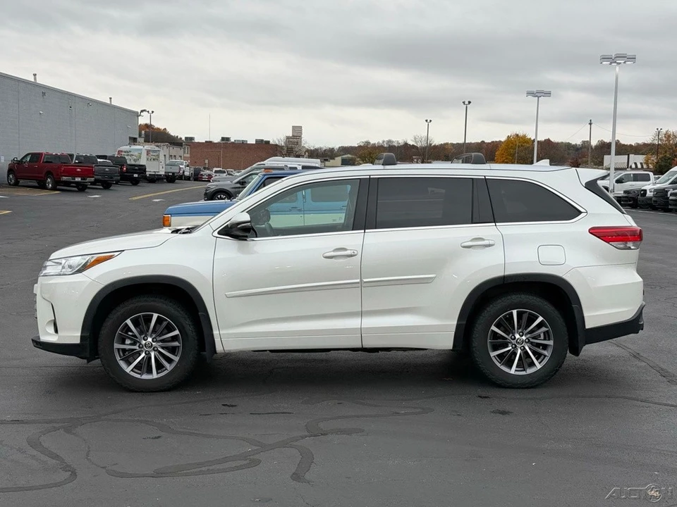 2018 Toyota Highlander - Image 6 of 12