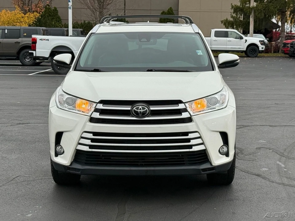 2018 Toyota Highlander - Image 8 of 12