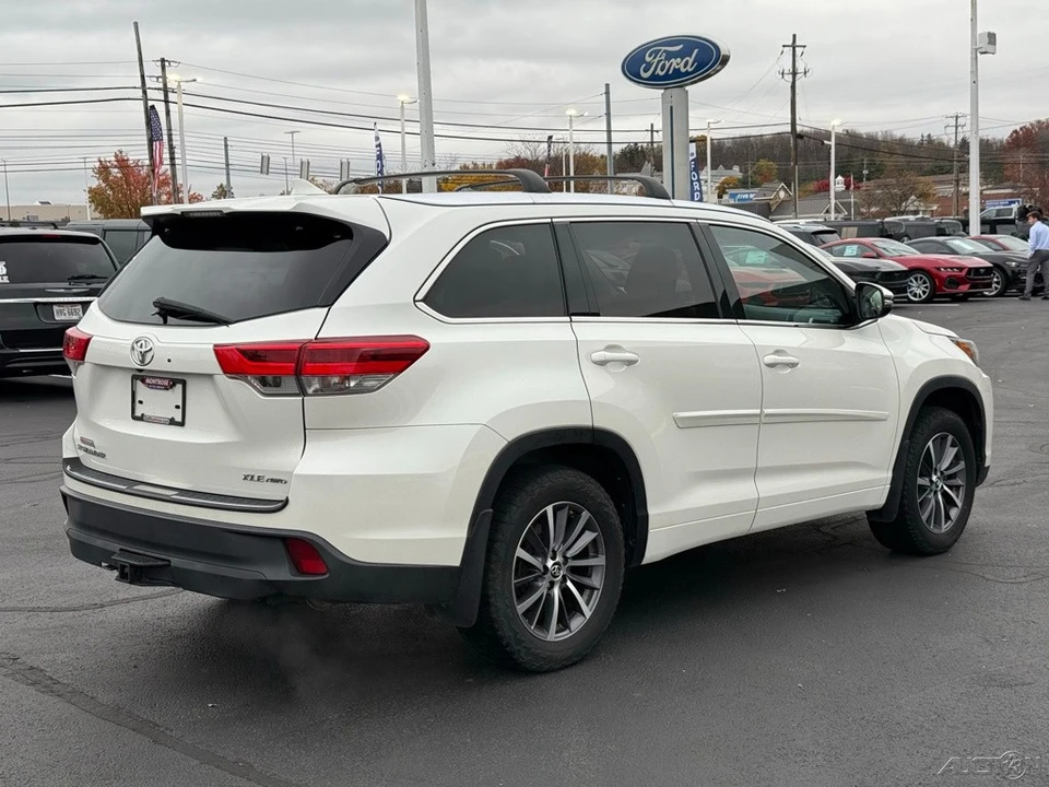 2018 Toyota Highlander - Image 3 of 12