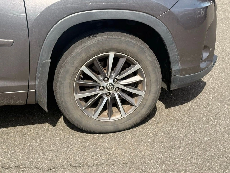 2018 Toyota Highlander - Image 16 of 21