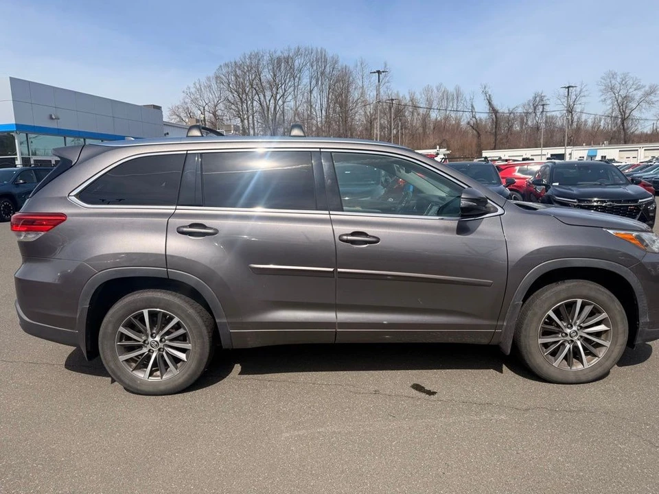 2018 Toyota Highlander - Image 12 of 21