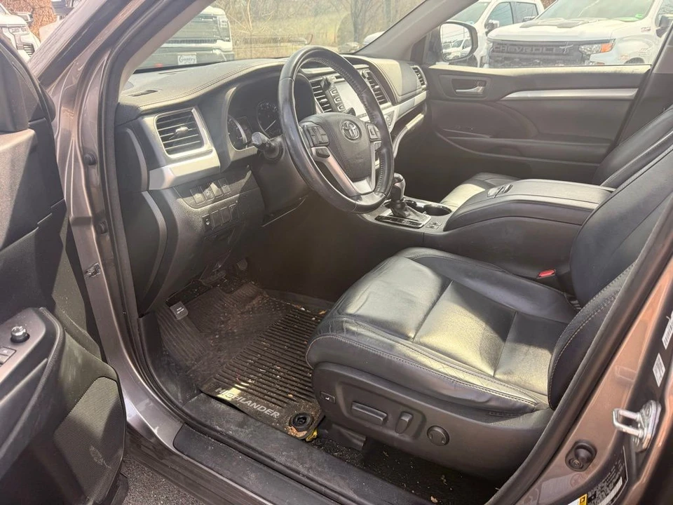 2018 Toyota Highlander - Image 17 of 21