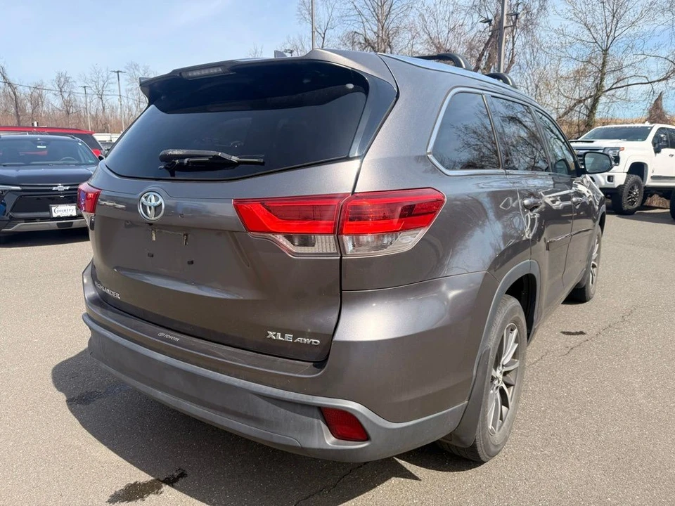 2018 Toyota Highlander - Image 11 of 21