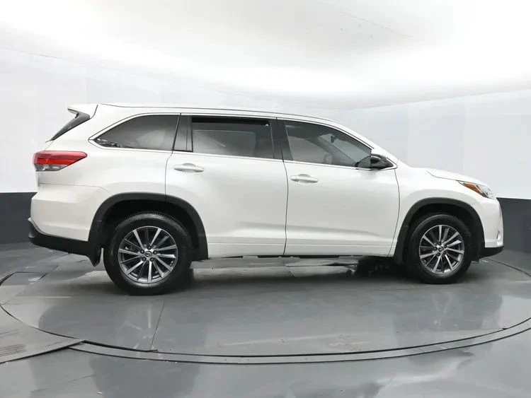 2018 Toyota Highlander - Image 4 of 12