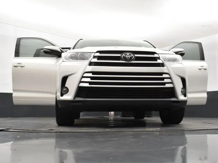 2018 Toyota Highlander - Image 11 of 12