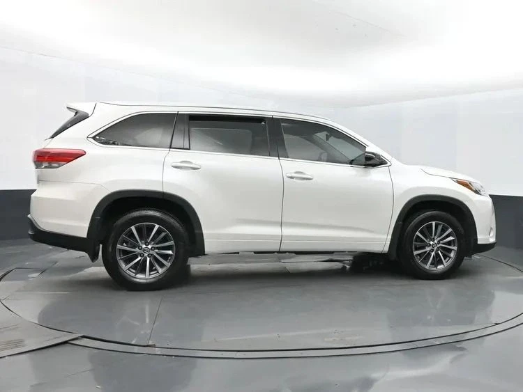 2018 Toyota Highlander - Image 4 of 12