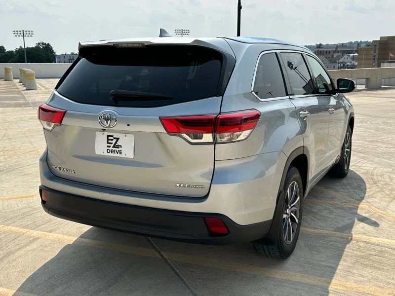 2018 Toyota Highlander - Image 3 of 12