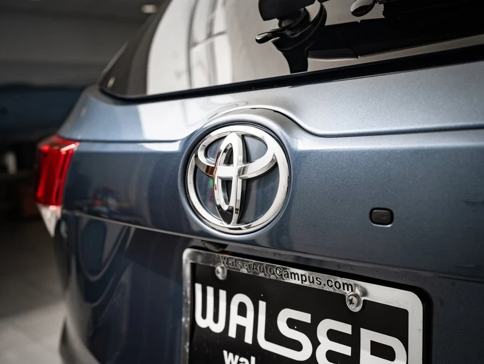 2018 Toyota Highlander - Image 17 of 21