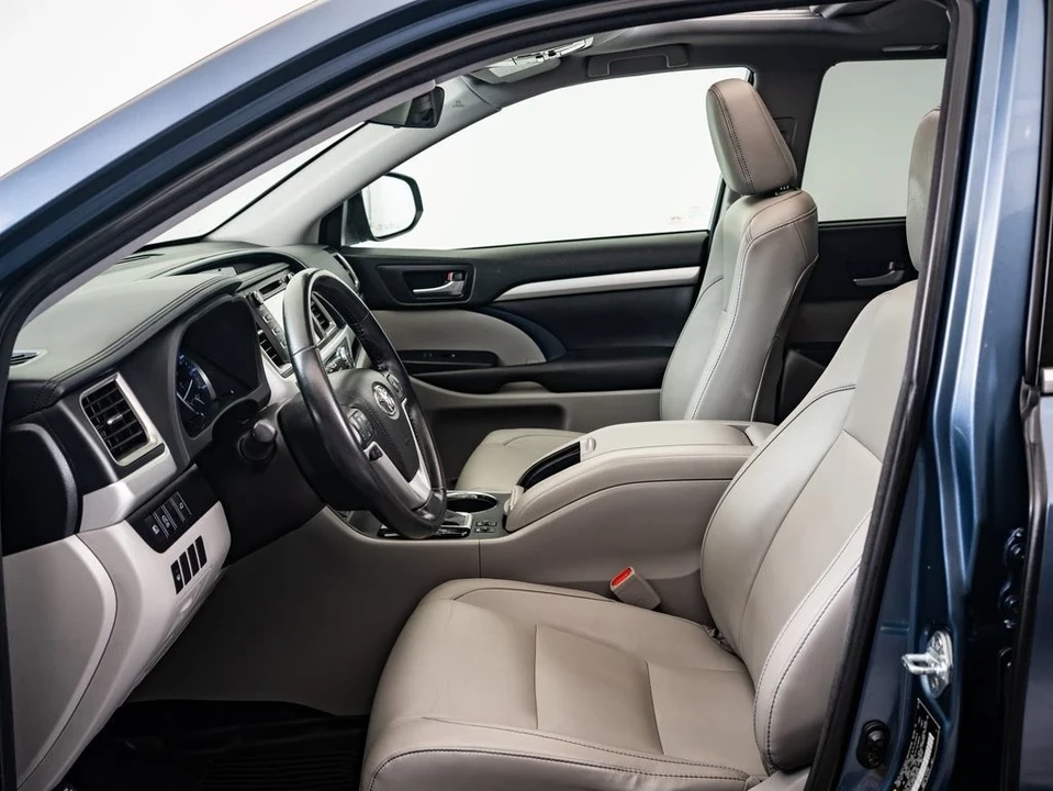 2018 Toyota Highlander - Image 20 of 21