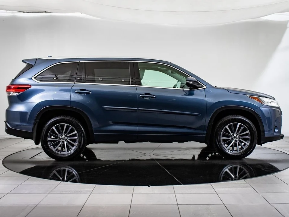 2018 Toyota Highlander - Image 11 of 21