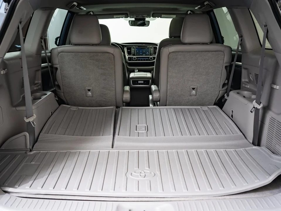 2018 Toyota Highlander - Image 18 of 21