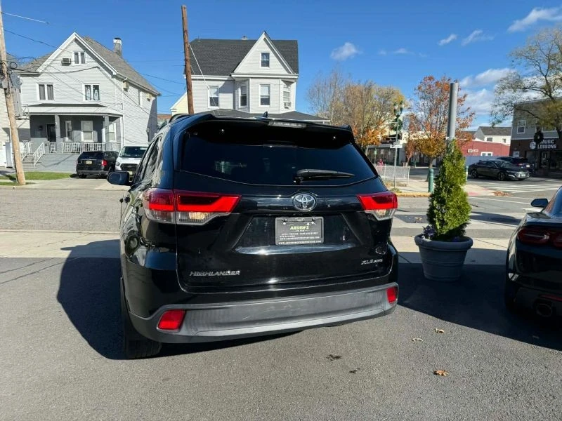 2018 Toyota Highlander - Image 7 of 12