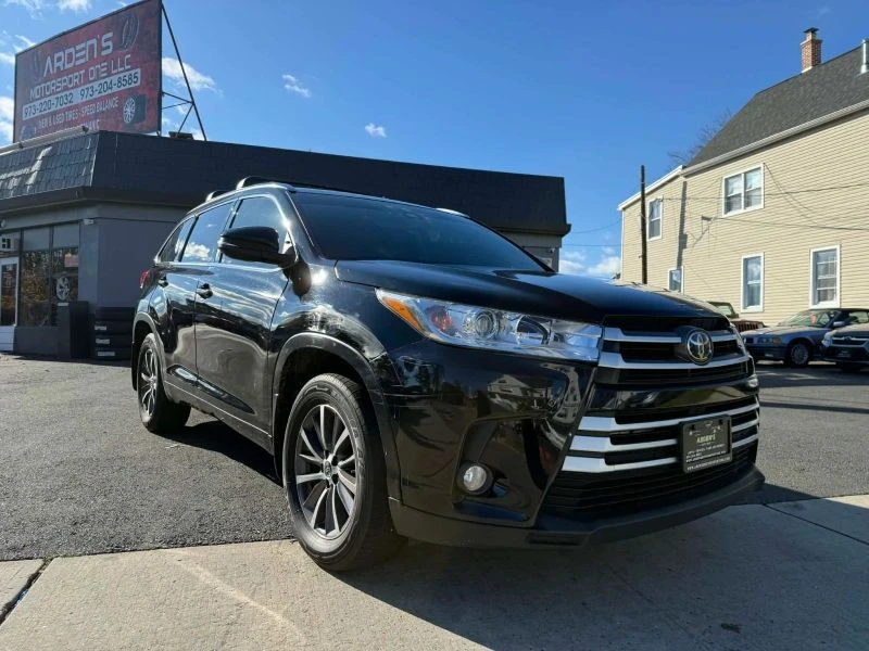 2018 Toyota Highlander - Image 10 of 12