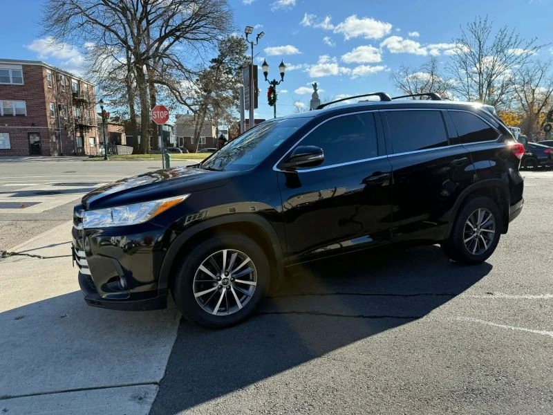 2018 Toyota Highlander - Image 5 of 12