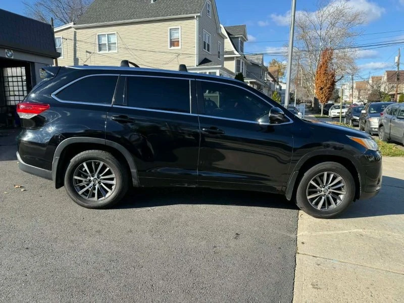 2018 Toyota Highlander - Image 4 of 12