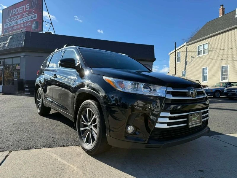 2018 Toyota Highlander - Image 2 of 12