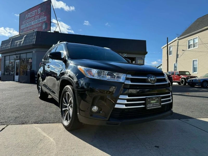 2018 Toyota Highlander - Image 3 of 12