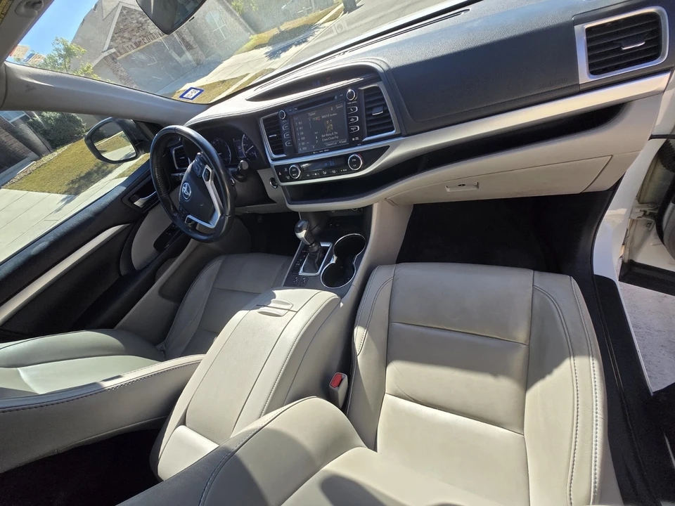 2018 Toyota Highlander - Image 5 of 9