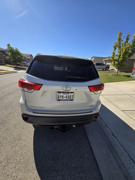2018 Toyota Highlander - Image 4 of 9