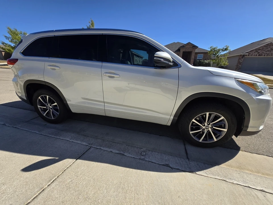 2018 Toyota Highlander - Image 9 of 9