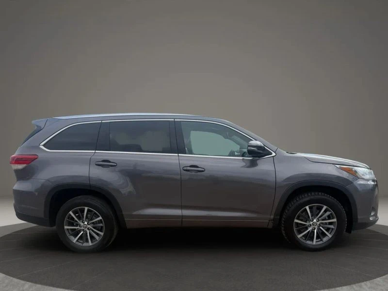 2018 Toyota Highlander - Image 4 of 12