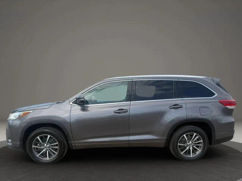 2018 Toyota Highlander - Image 8 of 12