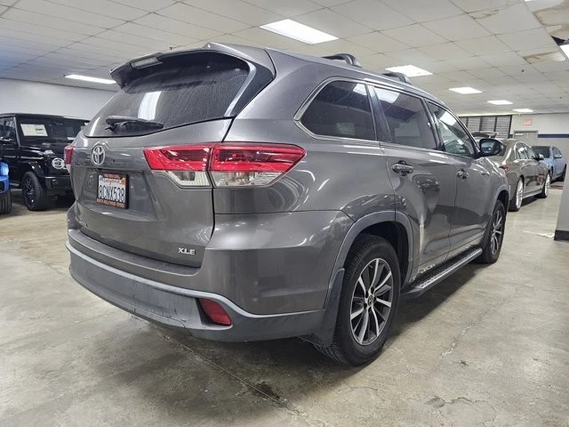 2018 Toyota Highlander - Image 2 of 12