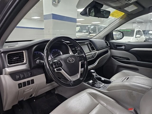 2018 Toyota Highlander - Image 4 of 12