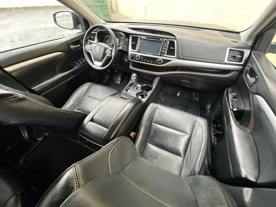 2018 Toyota Highlander - Image 13 of 21