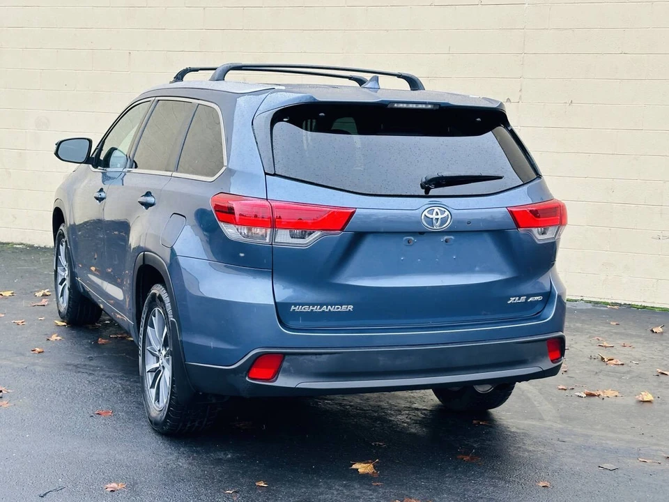 2018 Toyota Highlander - Image 7 of 21