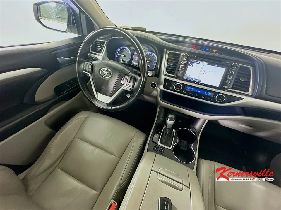 2018 Toyota Highlander - Image 9 of 21