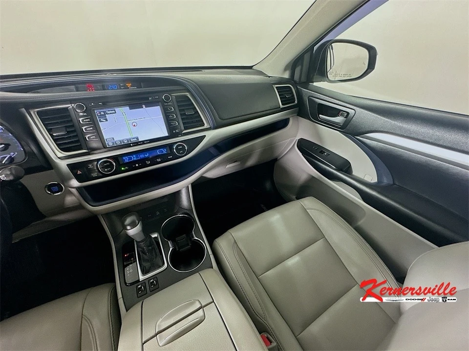 2018 Toyota Highlander - Image 11 of 21
