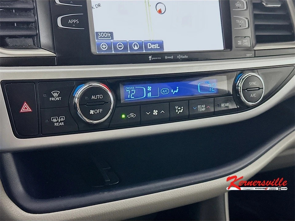 2018 Toyota Highlander - Image 18 of 21