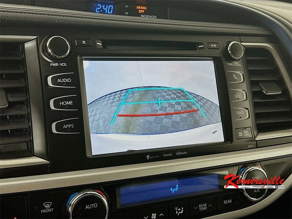 2018 Toyota Highlander - Image 20 of 21