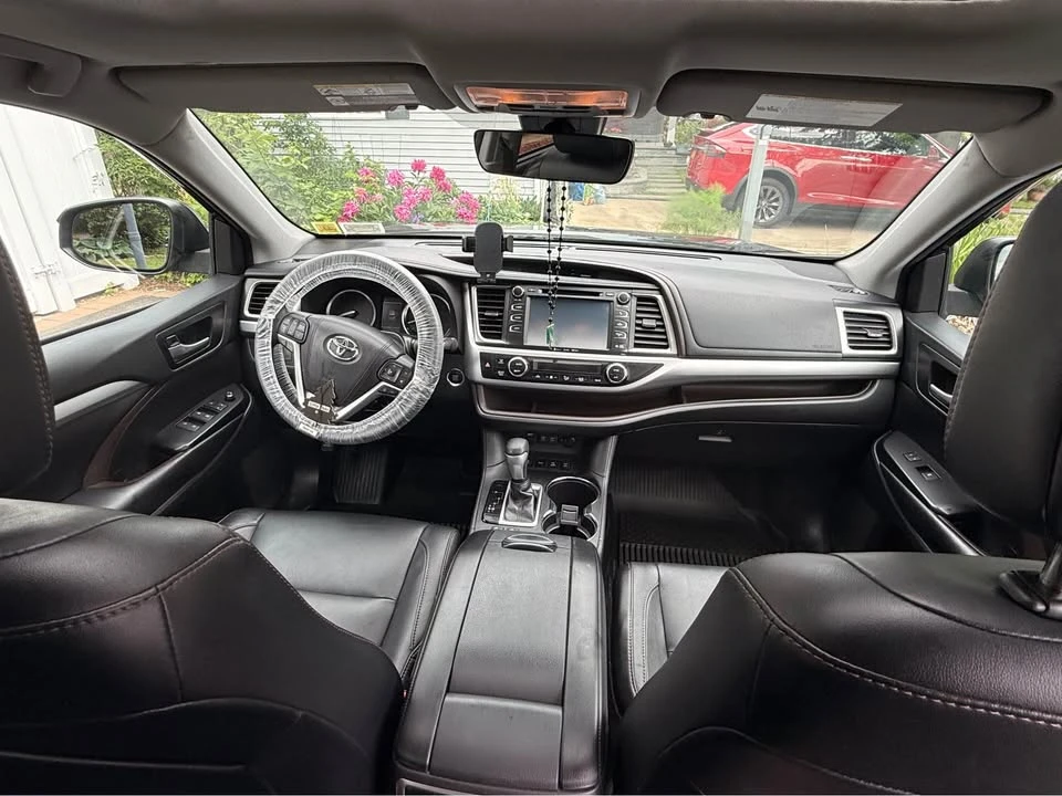 2018 Toyota Highlander - Image 4 of 8