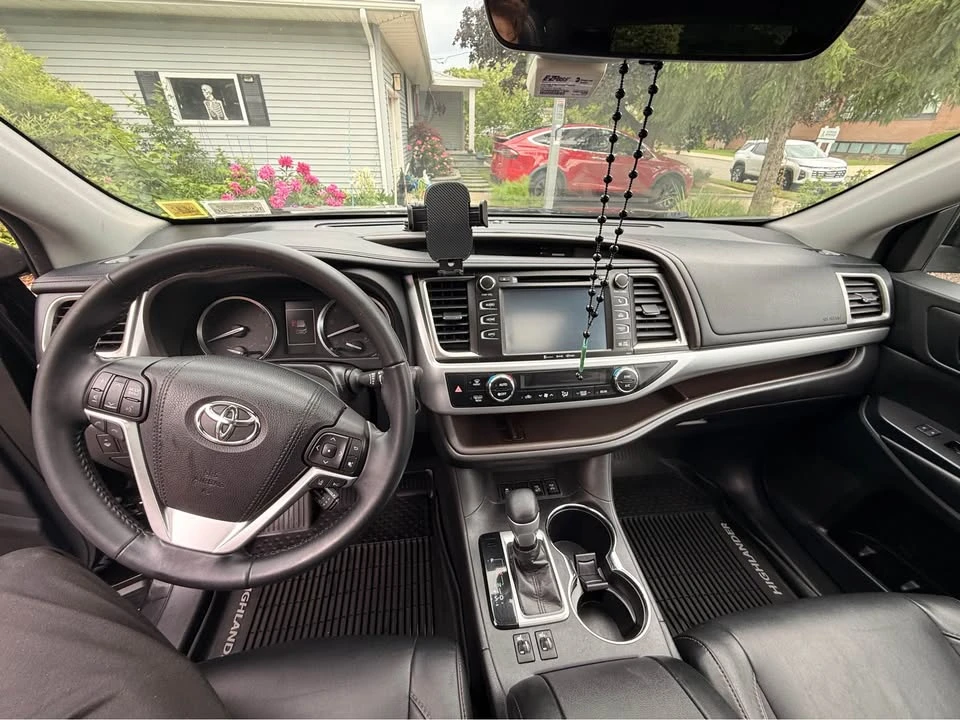 2018 Toyota Highlander - Image 6 of 8