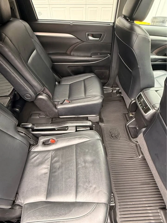 2018 Toyota Highlander - Image 7 of 8