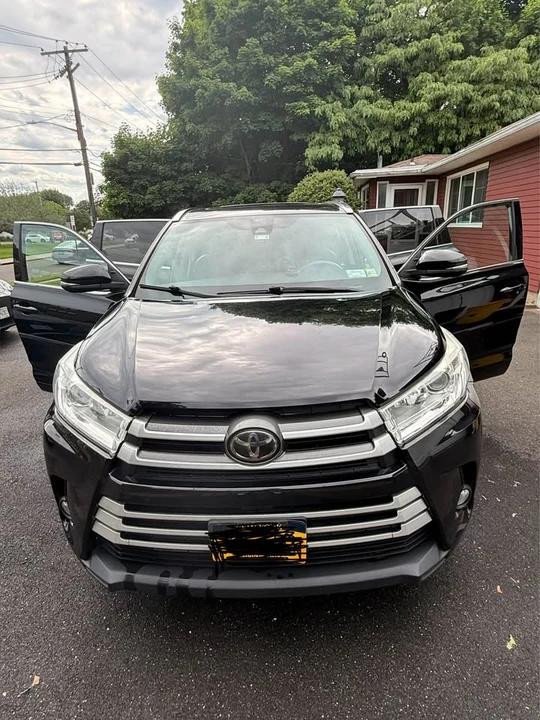 2018 Toyota Highlander - Image 2 of 8